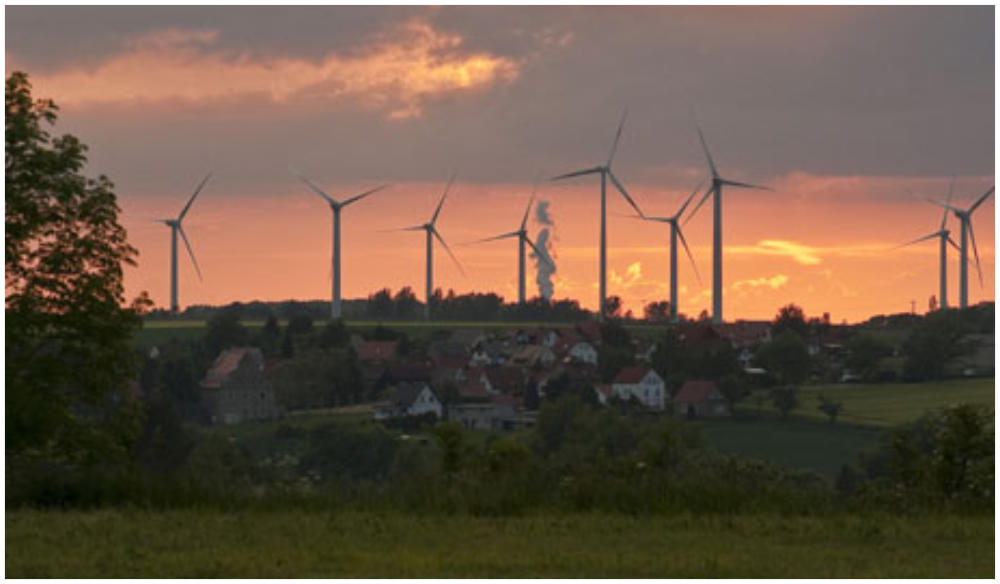 Windräder in der Abendsonne
