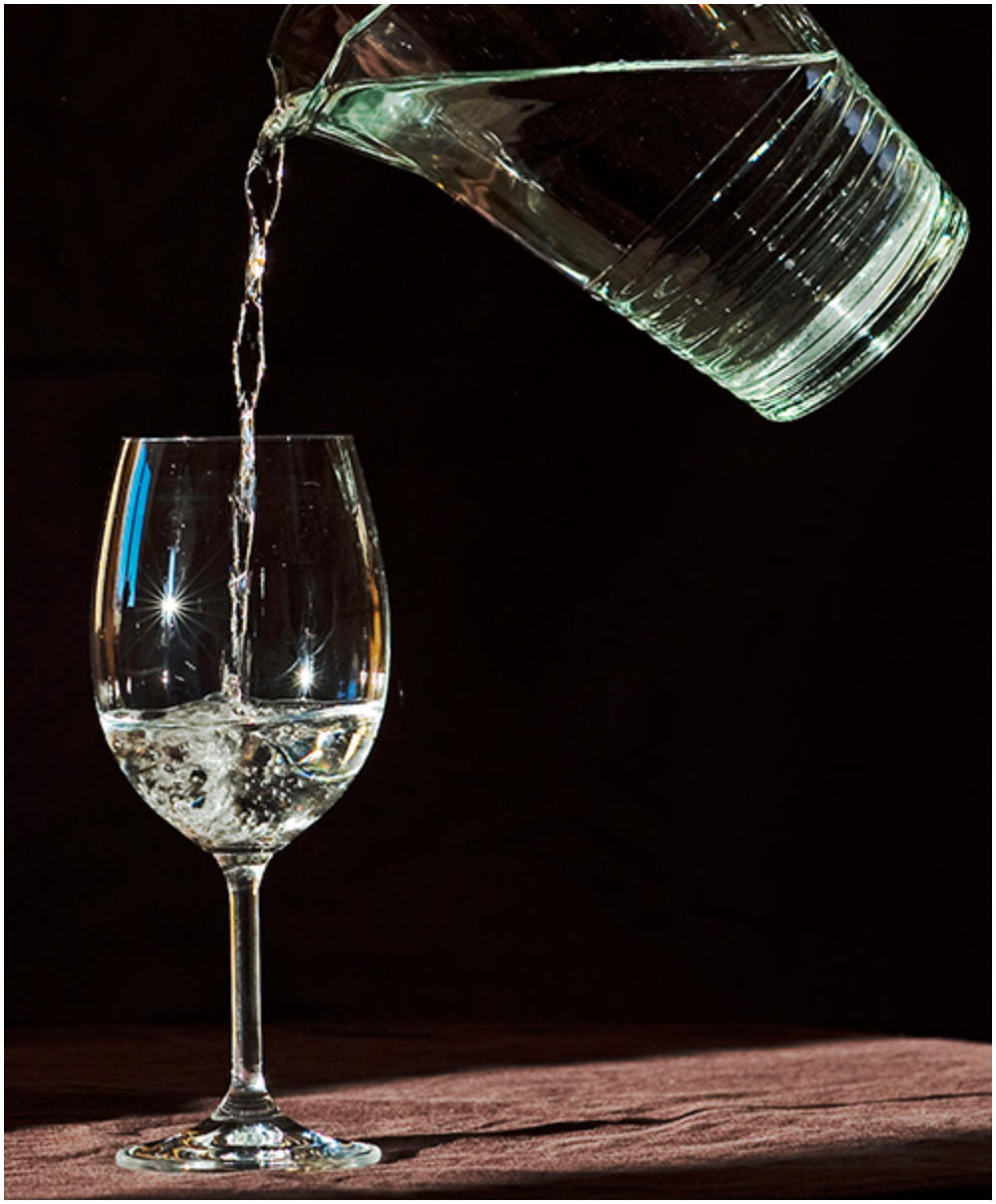 Wasser in`s Glas