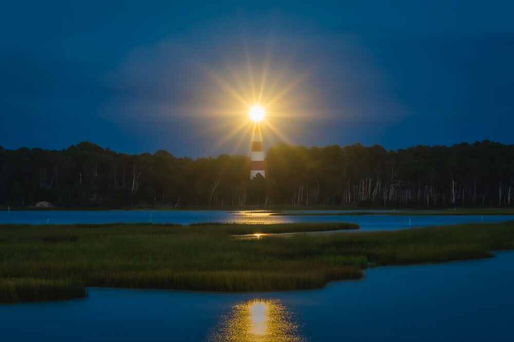Leuchturm bei Nacht