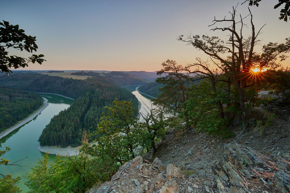 Flussschleife im Abendlicht